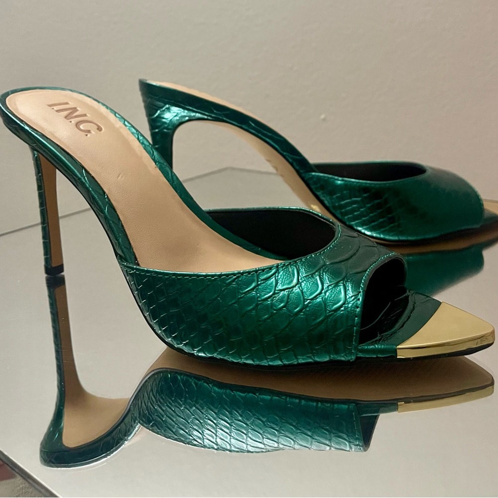 INC International Concepts Women's Green Peep-Toe Heels